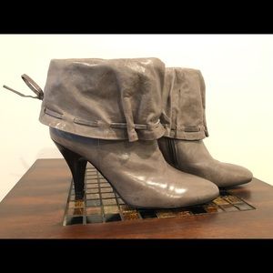 Nine West leather bootie. New/never worn. Size 8M.